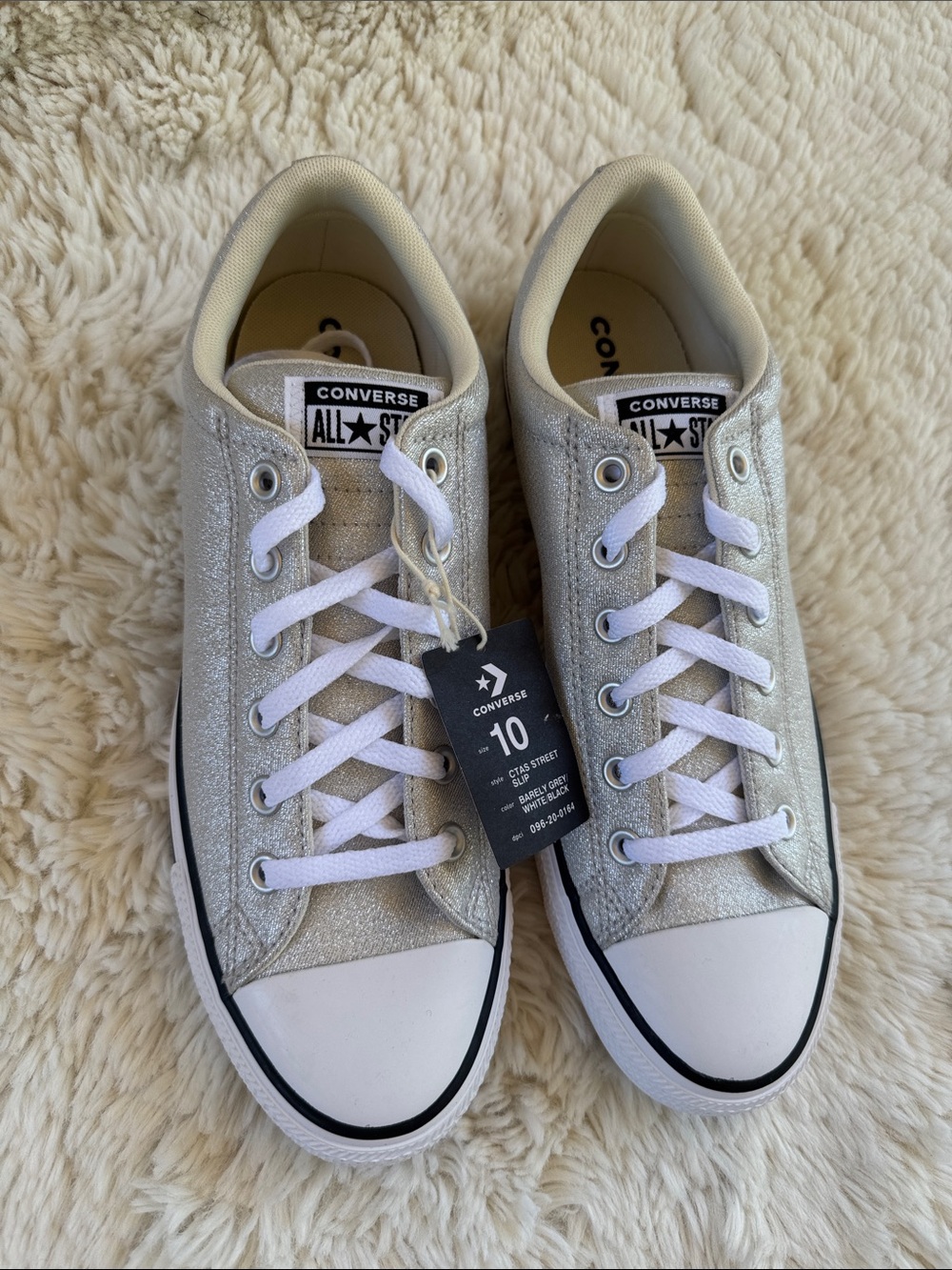 Converse Low Top Sneakers in Silver Glitter Unisex wo’s 12 Men’s 10